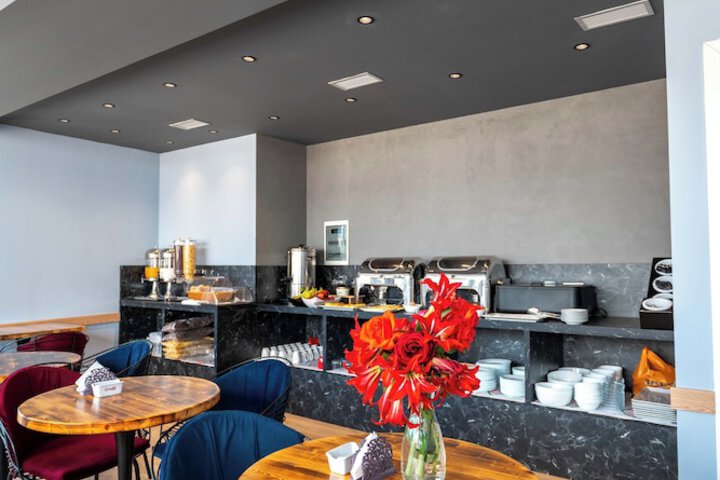 Breakfast/Coffee Service 99 of 133