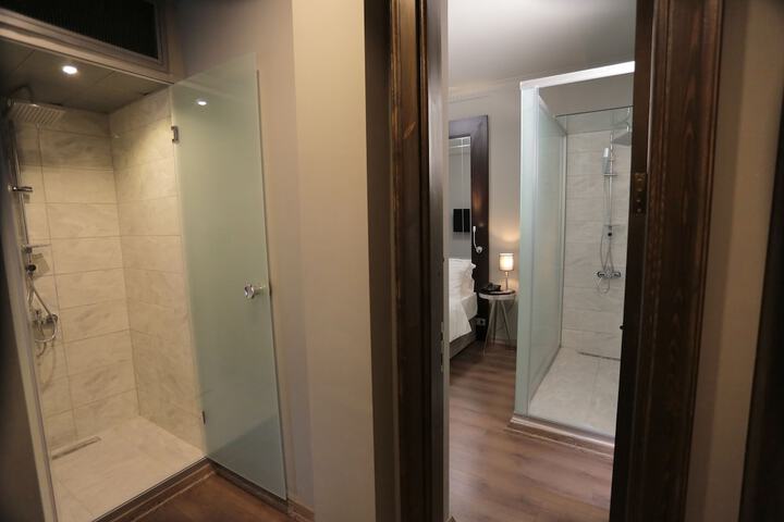 Room 48 of 93