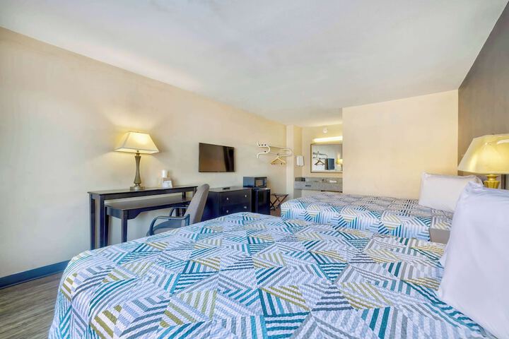 Room 6 of 31