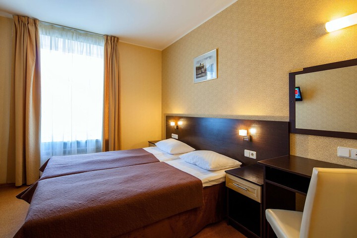 Room 6 of 51