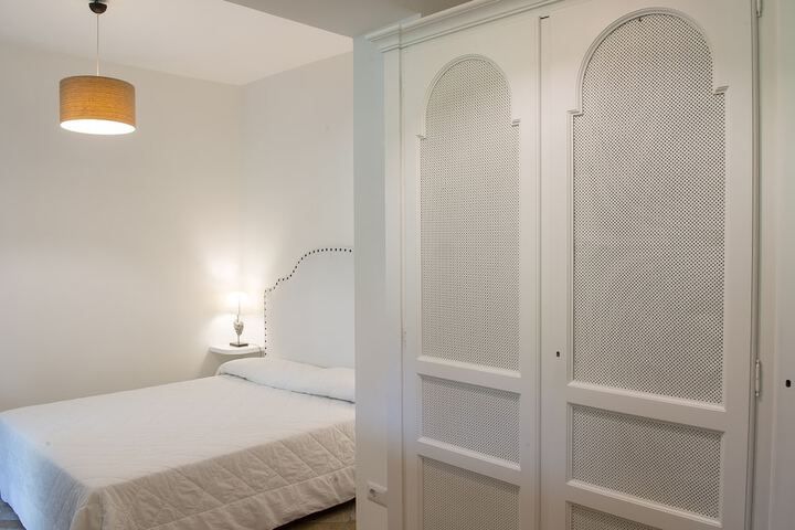 Room 11 of 103