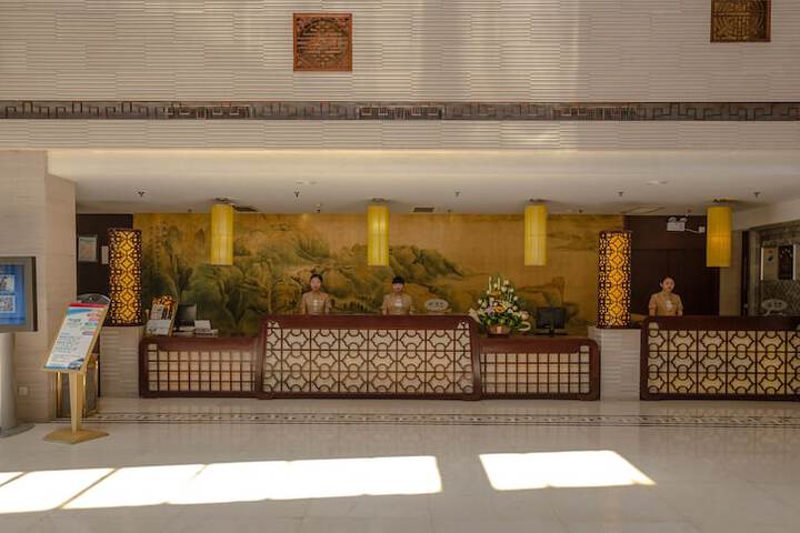 Hotel Interior 4 of 27