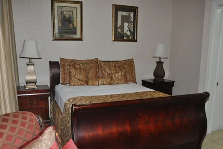 Room 6 of 20