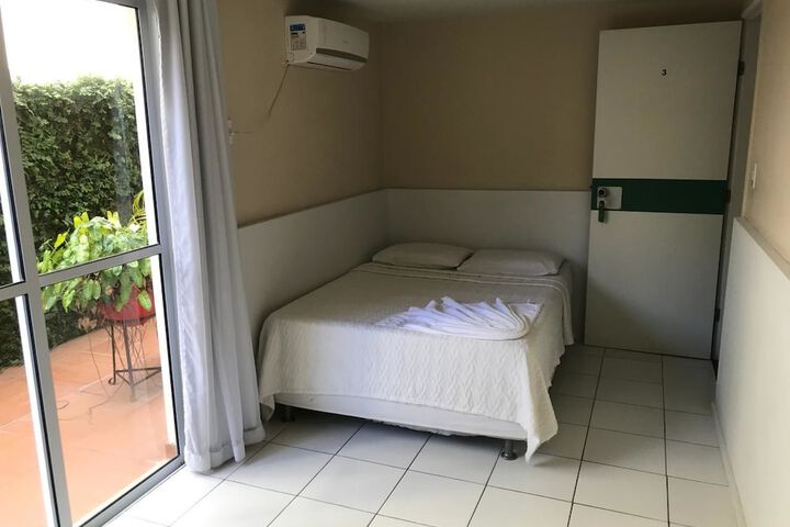 Room 4 of 42