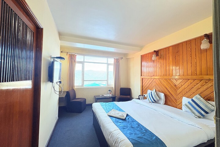 Room 4 of 43