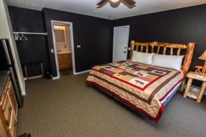 Fawn Valley Inn: 293 in Estes Park, CO
