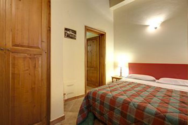 Room 35 of 166