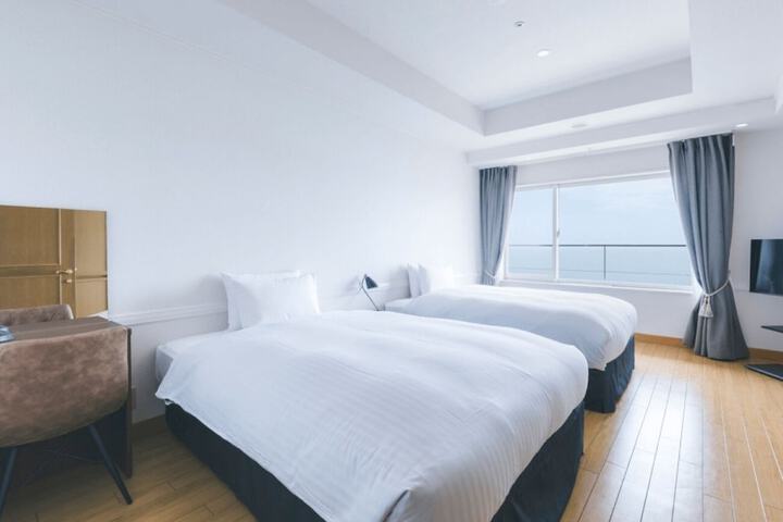 Room 15 of 136