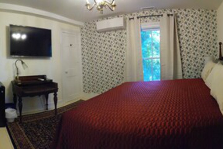 Room 28 of 38