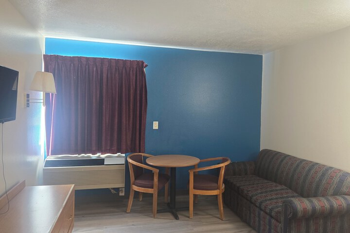 Room 16 of 33
