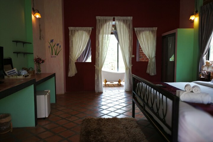 Room 22 of 98