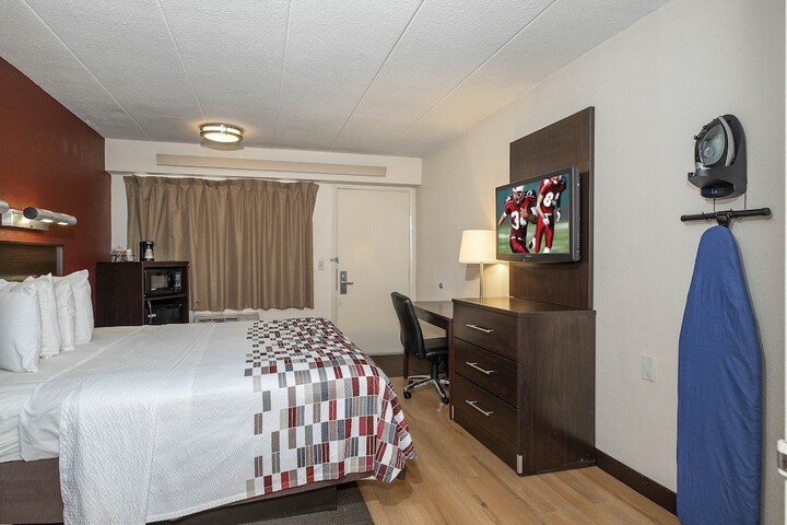 Standard | King Bed (10 of 15)