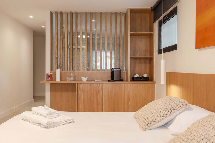 Room 5 of 62