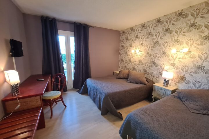 Room 6 of 52