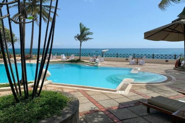 Pool Hotel