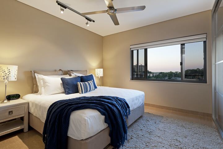 Room 3 of 106