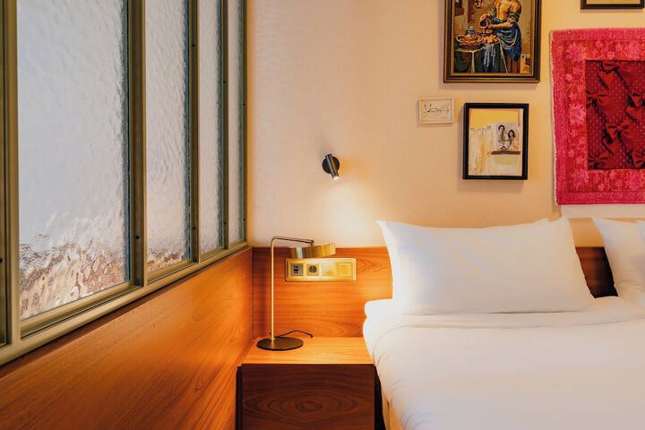 Room 71 of 239