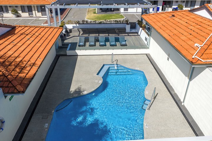 Pool 22 of 41