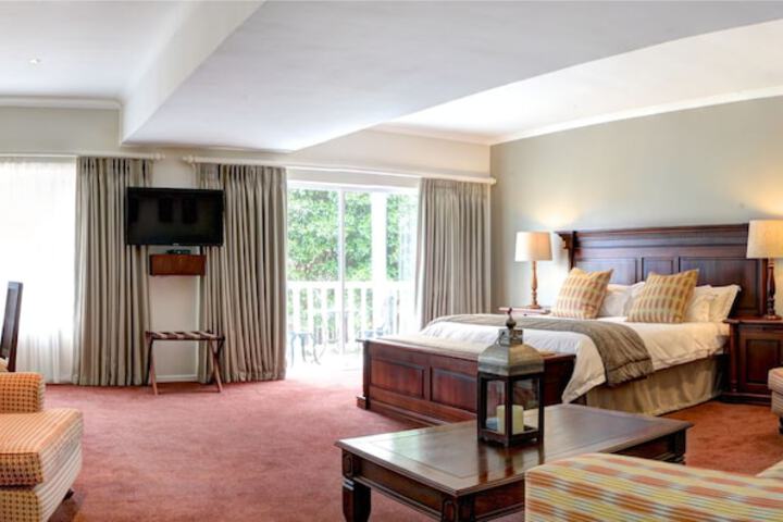 Room 16 of 100