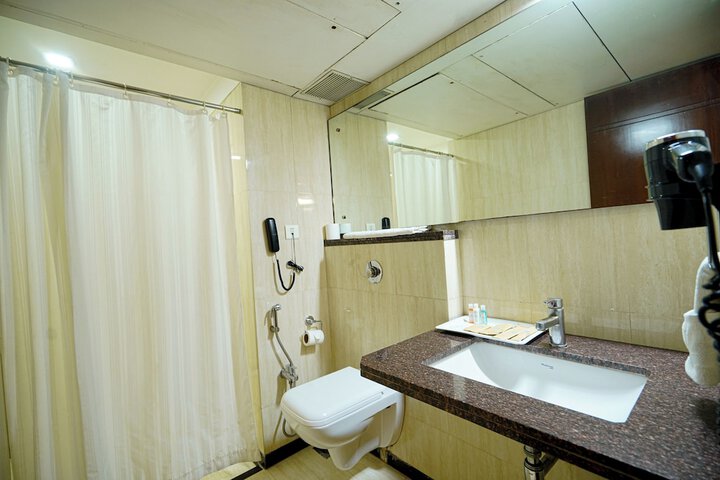 Room 29 of 64
