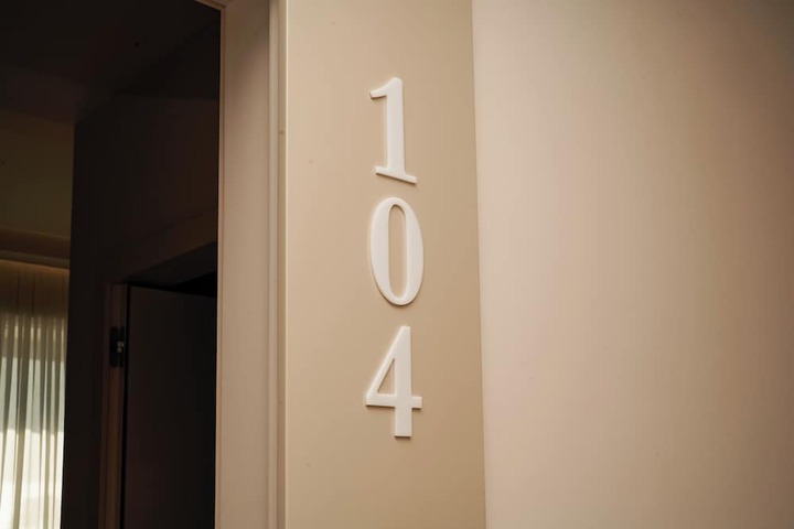 Room 55 of 177