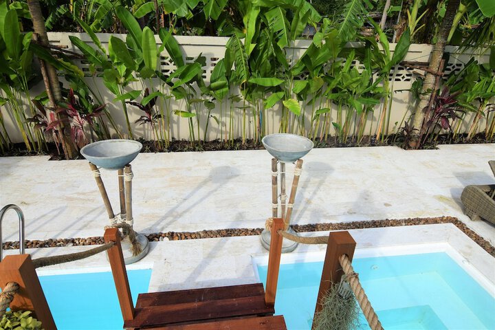 Pool 73 of 112