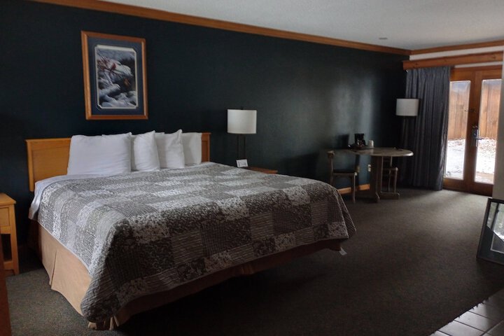 2 King Beds Lake View (12 of 13)