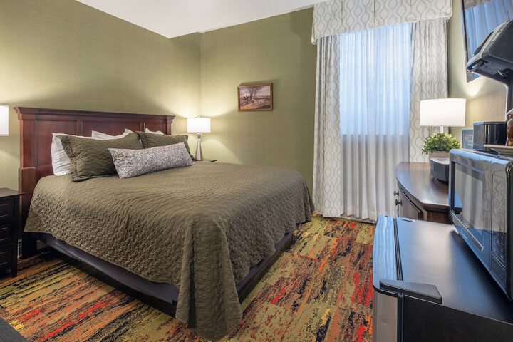 Room 118 of 251