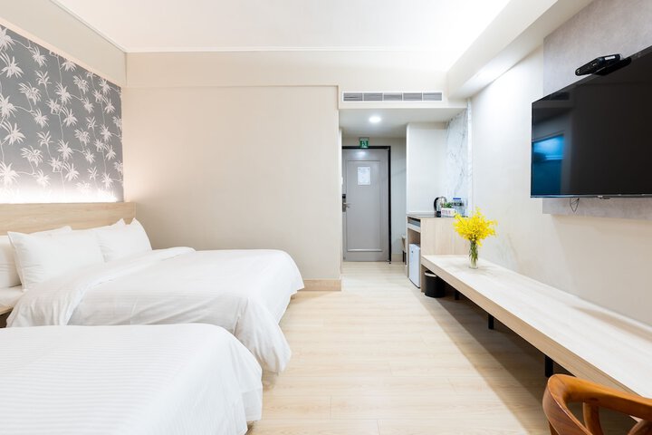 Room 11 of 21