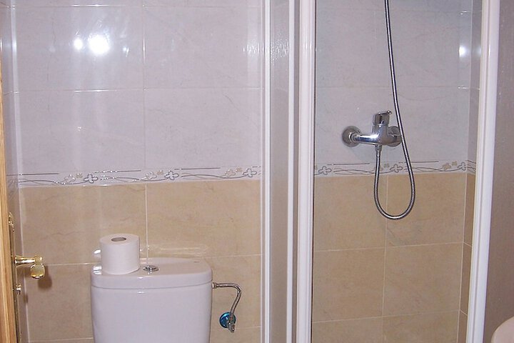 Room 12 of 26