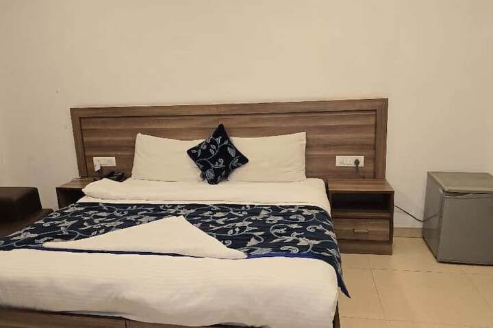 Room 6 of 20
