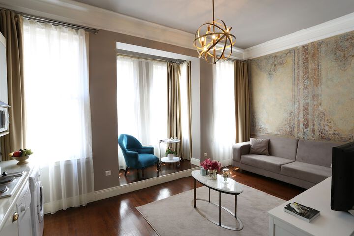 Room 8 of 25