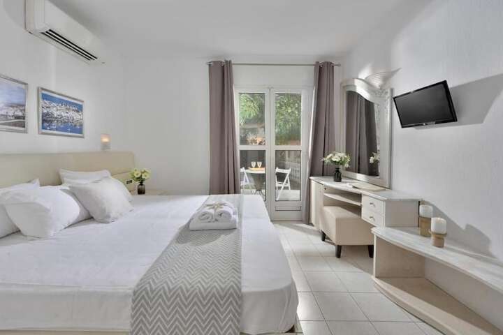 Room 10 of 20