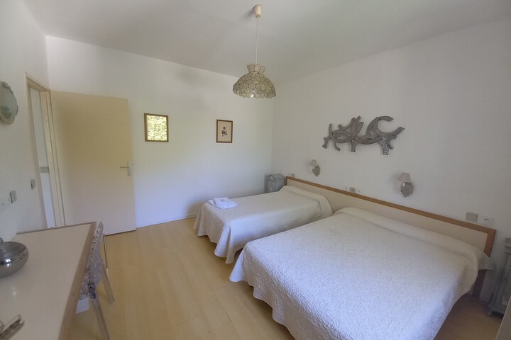Room 9 of 43