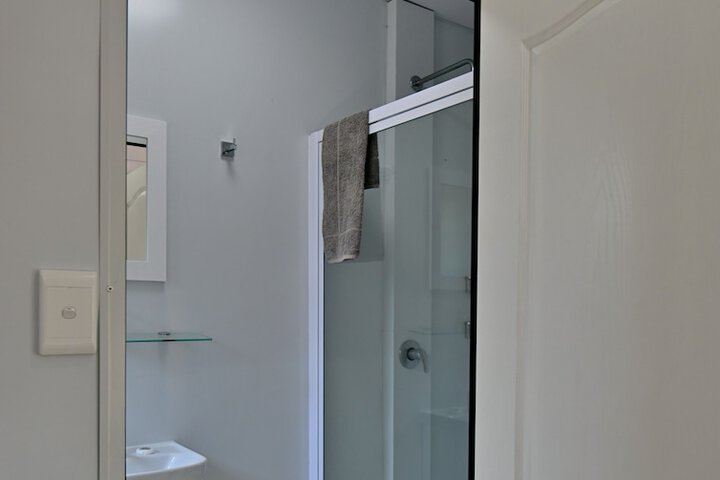 Room 11 of 32