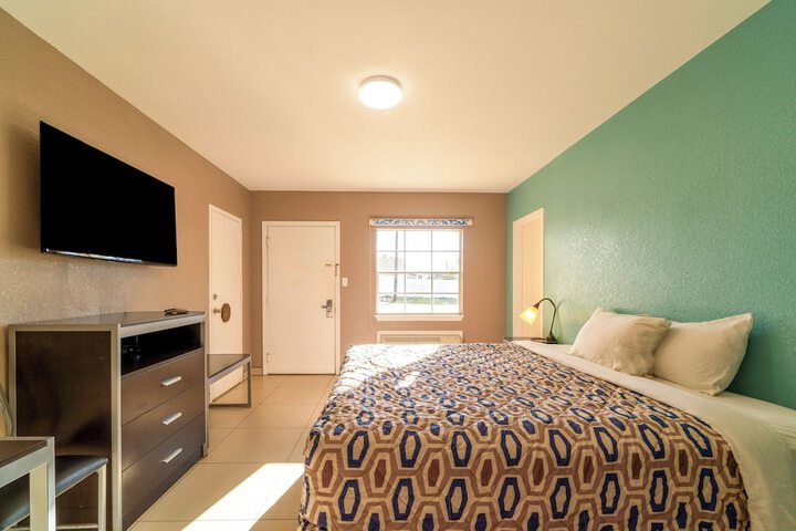 Room 9 of 43