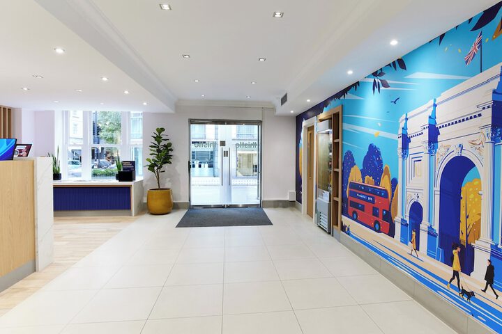 Exterior of Thistle London Park Lane