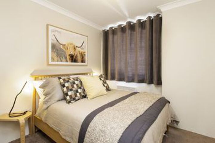 Room 6 of 15