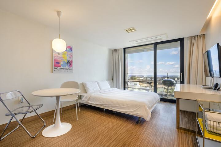Room 21 of 69
