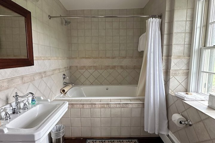 Room 180 of 285