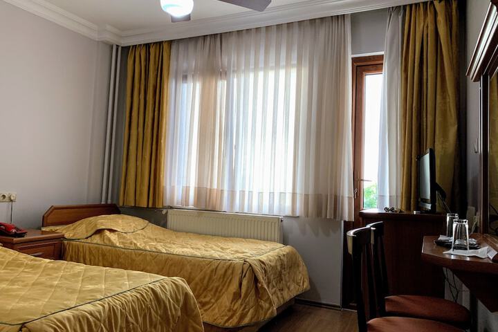 Room 5 of 20