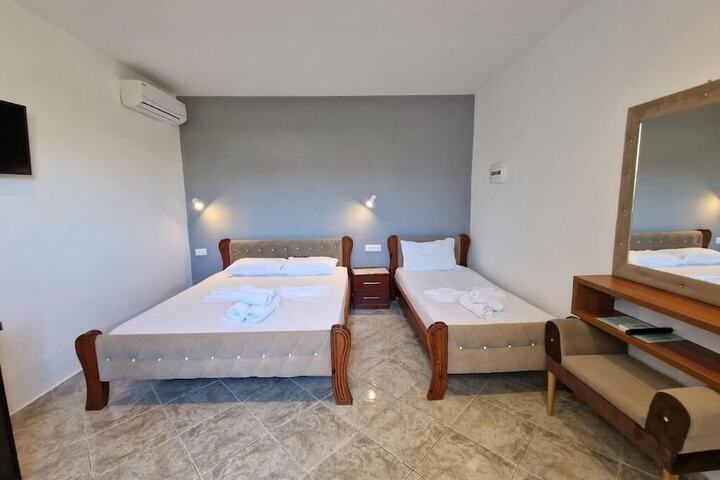 Room 9 of 53