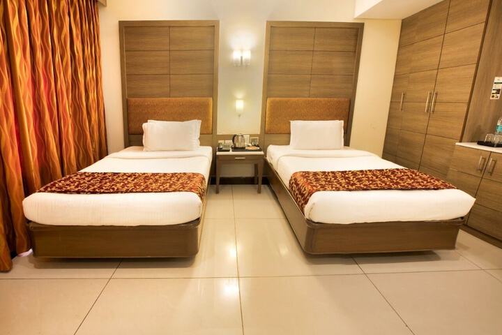 Room 7 of 19