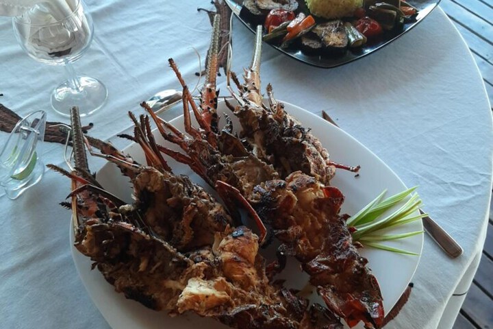 Dining 18 of 28