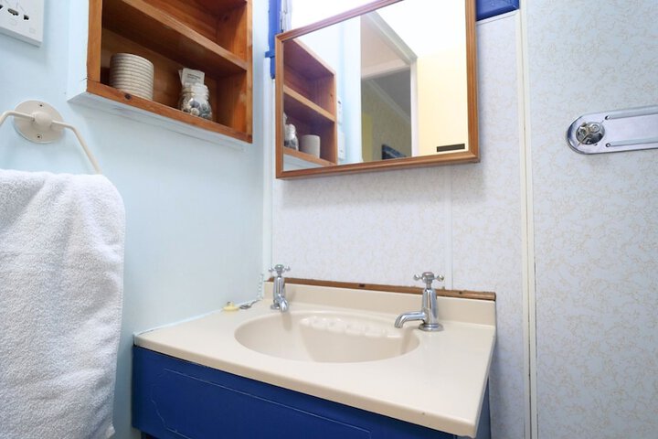 Room 14 of 20