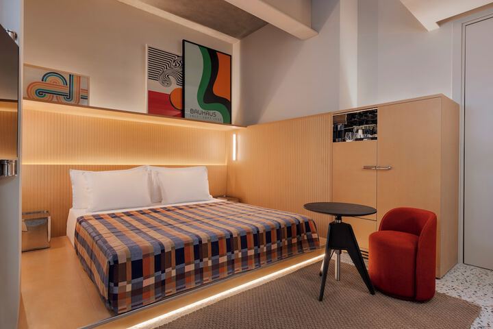 Room 22 of 34