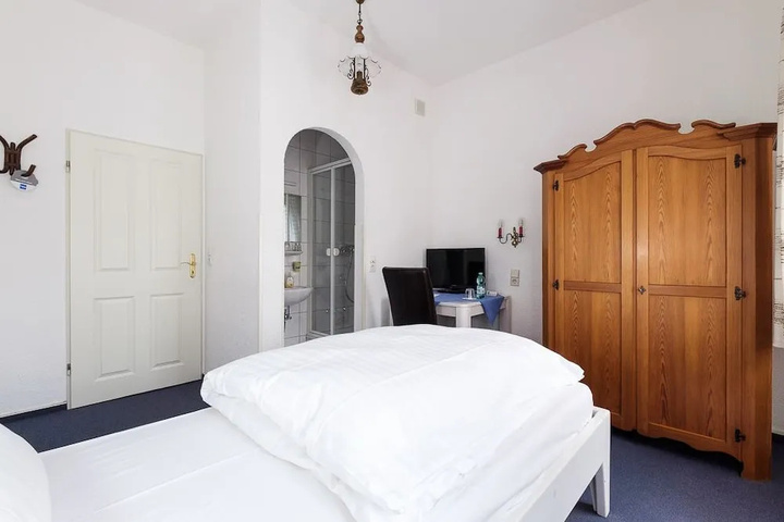 guest_rooms