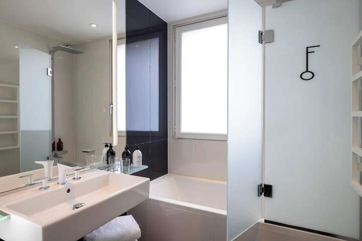 Room 40 of 52