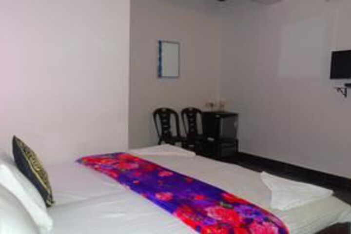 Room 10 of 19