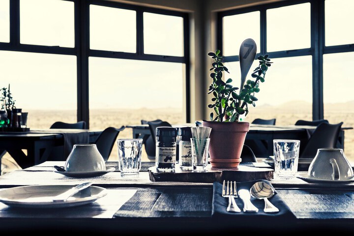 Dining 16 of 22